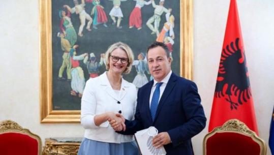 Gjermanët në Tiranë për turizmin, Peleshi pret delegacionin e Bundestagut: Të zgjerojmë bashkëpunimin