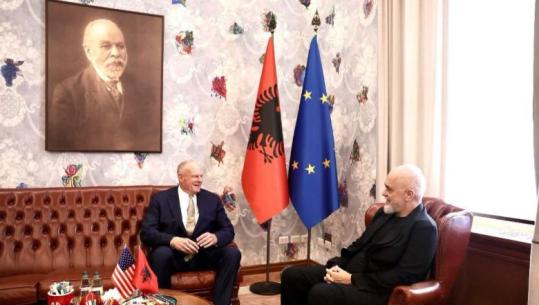 Nisi misionin në Shqipëri, ambasadori amerikan Eric Wendt takon kryeministrin Rama