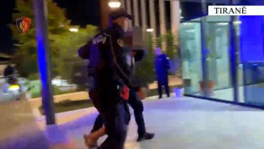 Tiranë/ Nën arrest shtëpie, djeg mbeturina në shesh! I dështon arratia, bie në pranga! Nuk shpëton as zjarrvënësi në Prush (EMRAT+VIDEO)