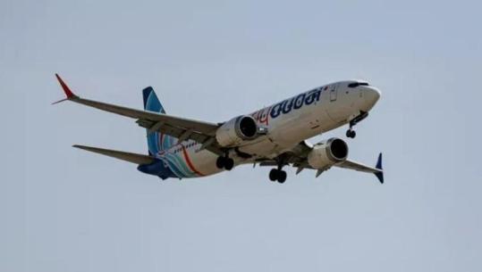 Panik në fluturimin Dubai-Telaviv, piloti rus dhe kolegu ukrainas përleshen në kabinë, avioni me 180 pasagjerë bën ulje emergjente në Arabinë Saudite