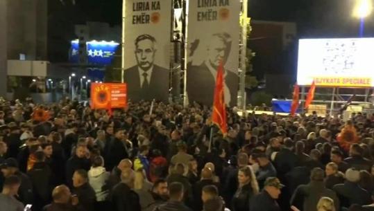 Vendimi i Hagës për ish-krerët e UÇK, qytetarët e Kosovës në natën e 15-të të protestës! Vijojnë kërkesat për drejtësi