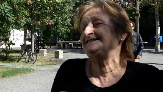 Dita e të moshuarve, 72 vjeçarja rrëfen sfidat e përditshme: Jetoj e vemte me një pension prej 14 mijë lekësh! Djalin e kam të paralizuar