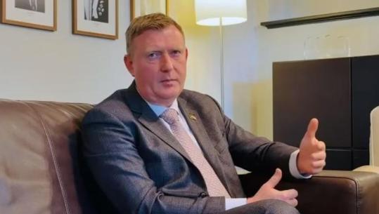Ministri letonez i Mbrojtjes: Sulmet hibride të Rusisë janë shqetësimi kryesor, jo retorika bërthamore