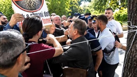 Përplasja me protestuesit të Kryesia e Kuvendit, Blushi: Nuk ndërhyra për të mbrojtur Braçen, ai s'ka bërë asgjë për të ndaluar vjedhjet e Qeverisë