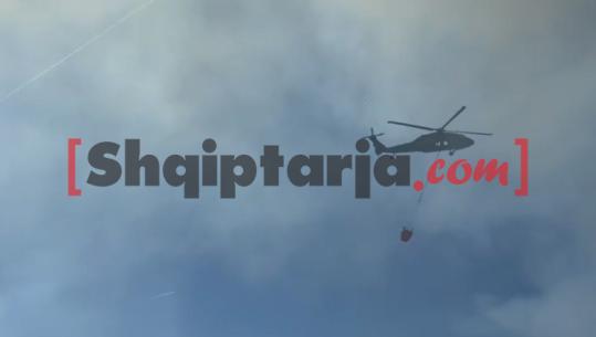 Zjarret/ Flakët përhapen me shpejtësi në Galush dhe Gjevur të Peqinit, një helikopter ndërhyn nga ajri! Situatë edhe në Manati të Lezhës (VIDEO)