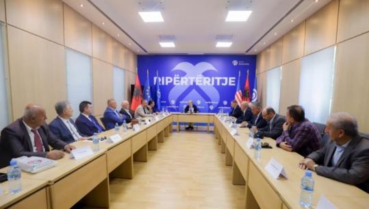 Harta e re territoriale/ 5 ditë para votimit në Kuvend, Berisha mbledh aleatët: Drafti i PS i njëanshëm