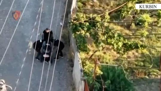 Kurbin/ Iu gjet një armë zjarri në makinë dhe nuk iu bind policisë, 27-vjeçarit i vendosen prangat (EMRI)
