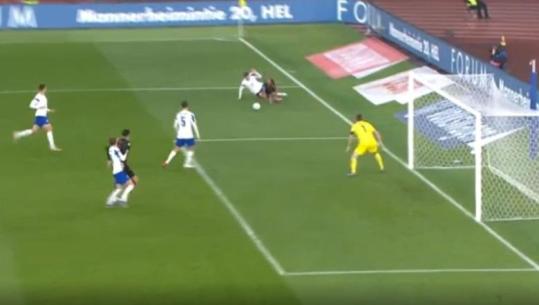 Vendimi që tërboi kuqezinjtë në Finlandë, Uzuni dhe Maran kërkuan penallti! Arbitri i ndëshkon me të verdhë (VIDEO)