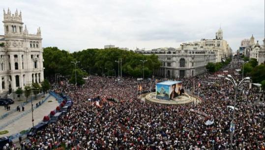 Rrëzimi i pr.ligjeve për strehimin, Spanja ‘zhurmon’ nga protestat me mijëra njerëz! 5 të arrestuar dhe 9 policë të lënduar në Valencia