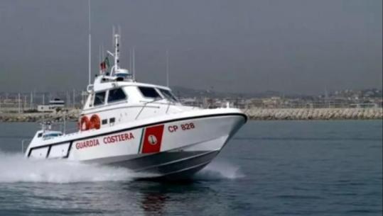 Pësoi goditje në tru ndërsa ndodhej në tragetin e linjës Greqi-Ankona, evakuohet me helikopter 49-vjeçarja shqipare