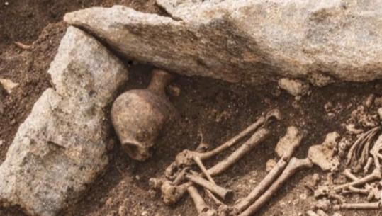 Speciale/ Fusha që hesht dhe shkatërrimi i varreve ilire në Bajkaj, dëshmitë se si u rrafshua thesari arkeologjik në Delvinë