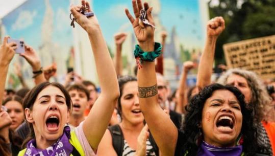 Qiratë mbi 1,300 euro/muaj, spanjollët protestojnë me çelësa në duar ! Përleshje dhe arrestime në Valencia, thirrje për grevë të përgjithshme