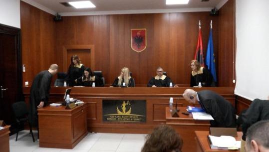 Vettingu/ 9 ish-magjistratë të shkarkuar i kërkojnë Kushtetueses rikthimin në detyrë! S’dorëzohet edhe ish-kryeprokurorja e Tiranës! Vetëm 4 kanë vendim të Strasburgut në favor