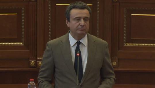 Dënimi i ish-krerëve të UÇK-së, nis seanca në Kuvendin e Kosovës për ndryshimin e ligjit për Gjykatën Speciale! Qytetarët protestë para Parlamentit