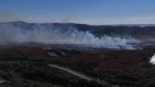 Digjet një sipërfaqe toke pranë aksit Peqin-Rrogozhinë, zjarrfikësit në vendngjarje