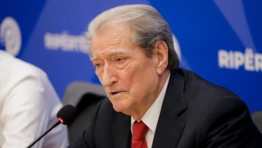 Berisha sulmon mediat: Kontrollohen nga qeveria, bizneset dhe kartelet e drogës! Liria e tyre, iluzion