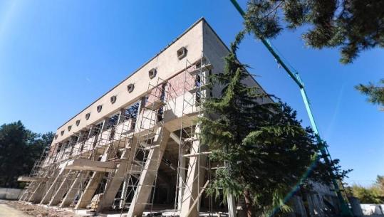 Pallati i Sportit ‘Tamara Nikolla’ në Korçë, Rama: Vijojnë punimet për t’i dhënë qytetit një hapësirë sportive moderne, të denjë edhe për aktivitete ndërkombëtare