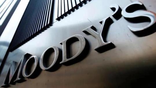 Moody’s vlerëson pozicionin financiar të grupit hungarez 4iG që zotëron One Albania
