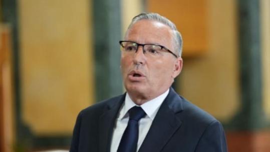 Kosovë/ PDK dhe Aleanca dorëzojnë nënshkrimet për seancën e Kuvendit, Hamza fton VV-në e LDK-në: Ejani të votojmë Specialen! S’takoj Kurtin pa kaluar ligji