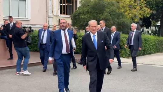 Territorialja në Kuvend/ Berisha: Do bëjmë gjithçka për të ndaluar miratimin, Rama presion të tijëve që ta votojnë! Protesta pa simbole partiake 