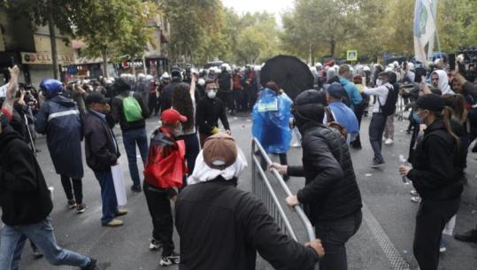 Protesta kombëtare mblodhi 100 veta, PD mesazh strukturave: Aksioni sot ishte shumë i fortë, sërish pasdite para Kuvendit