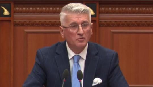 Gjekmarkaj në Kuvend: Reforma Territoriale, incest moral e atentat ndaj Shqipërisë! Deputetët e PS përpëliten, s'kanë qenë kurrë kaq ngushtë sa sot