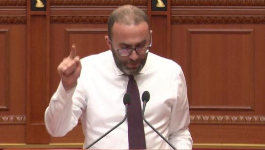 'Territorialja'/ Bardhi në Kuvend: Shtetin e paracaktoni sipas kostumit të Edi Ramës, jeni 84 'Diella' që ju kurdis kryeministri