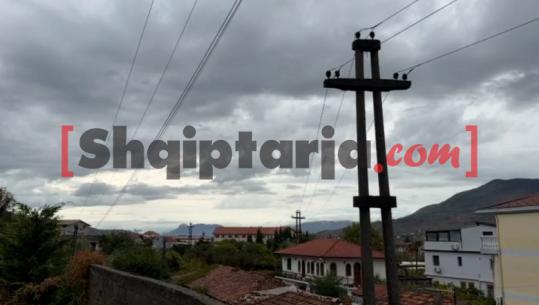 Moti i keq shkakton ndërprereje të energjisë elektrike në Lezhë! 