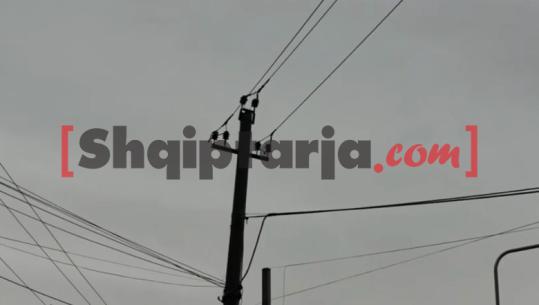 Reshjet e shiut, rreth 30 fshatra në qarkun e Fierit pa energji elektrike! Punonjësit e OSHEE-së në terren