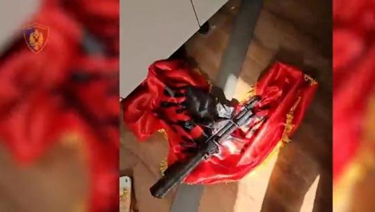 I riu në Shijak kapet me 2 automatikë e fishekë, policia vëzhgim banesës me dron (VIDEO)