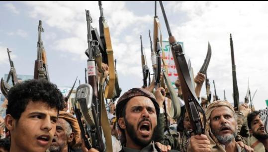 Rebelët Huthi paralajmërojnë: Shmangni hapësirën ajrore të Arabisë Saudite, do të vazhdojmë sulmet!