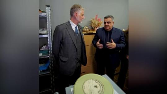 Ministri italian i Kulturës viziton Arkivin Qendror të Filmit, pamjet e rralla dëshmojnë historinë mes Shqipërisë e Italisë