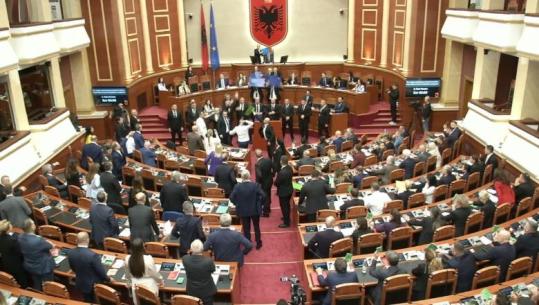Goditën Ramën me ujë e vezë, ‘Etika’ vendos nesër për Bardhin e Balliun! PS kërkon 60 ditë përjashtim