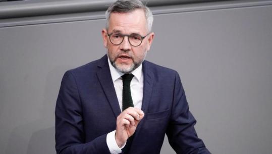 EKSKLUZIVE/ ish ministri gjerman kërkon masa konkrete ndaj deklaratave të Daçiçit: Nacionalizmi në Serbi i rrezikshëm për Ballkanin! Mjaft më me lëshime, BE t'i ngrijë fondet Beogradit!