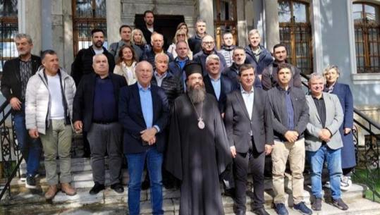 Zv.ministri i Brendshëm i Greqisë nga Korça: Çdo grek duhet të kalojë këtu për të parë rrënjët e popullit tonë!