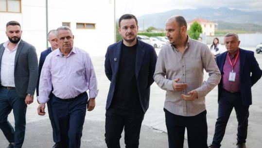 Ministri Salla në Elbasan: Kredi deri në 2 milionë euro me Garanci Sovrane për zgjerimin e bizneseve dhe rritjen e eksporteve