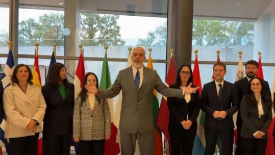 Rama feston mbylljen e Kapitullit 20 me ekipin negociator: Pa e sjellë flamurin e Shqipërisë këtu, nuk i ndahemi kësaj pune (VIDEO)