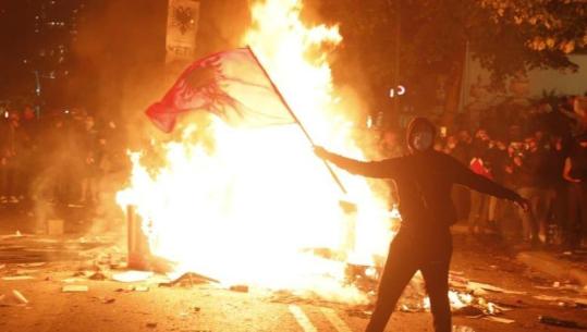 Protesta në Tiranë, ambasada e SHBA-qytetarëve: Ka përshkallëzuar në dhunë, shmangni tubimet, mund të ketë bllokime rrugësh