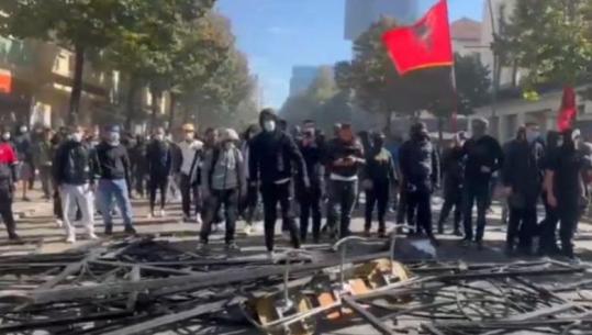 Protesta e dhunshme, Policia apel për herë të dytë: Distancohuni nga të maskuarit! Për dhunwn dhe djegien e pronës rrezikoni deri në 7 vite burg