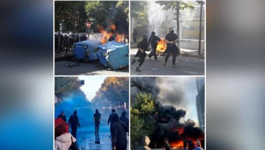 LIVE TV- ‘Gjendje lufte’ në Tiranë, kaos ‘padron’ i rrugëve të kryeqytetit! Shkatërrohen dhe i vihet zjarr 2 ministrive, disa bankave e bizneseve private! Sulm dhe shkatërrim në rrugë! Dhjetëra të shoqëruar