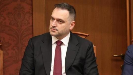 Pamje nga protesta, Ministri Nufi: Kjo protestë, vetëm me studentët nuk ka më lidhje!