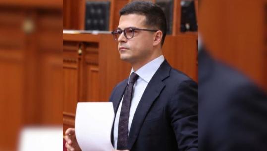 Protestuesit dogjën Arkivin e Shtetit, Vengu: Çfarë ambicieje e përligj këtë egërsi?