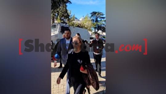 Protestat e dhunshme/ Anulohet seanca plenare, deputetët e PS ikin nga Kuvendi! Dje u sulmua Kryesia