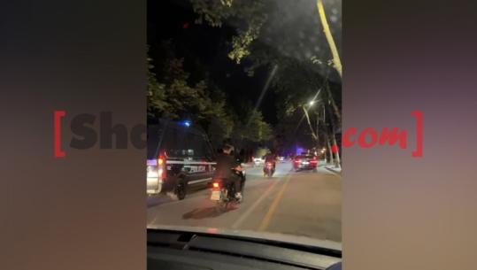 Policia të tjera shoqërime pas akteve vandale të protestuesve! Protestues të tjerë i ndjekin me makina e motorë