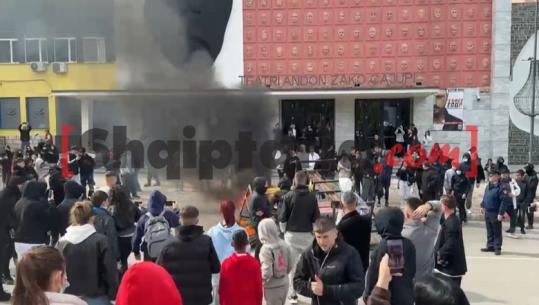 Protestat në Korçë, në pranga një 19 dhe një 21 vjeçar! 23 nën hetim, 15 të mitur mes tyre