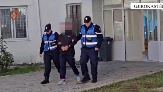 Gjirokastër/ Kishte fshehur armë dhe kokainë në banesë, policia prangos 44-vjeçarin! I dënuar më parë për vrasje