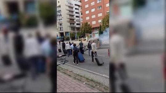 Sulmet e dhunshme e qyteti në kaos, protesta godet edhe turizmin! Operatorët turistikë: Si në pandemi, presim anulime!