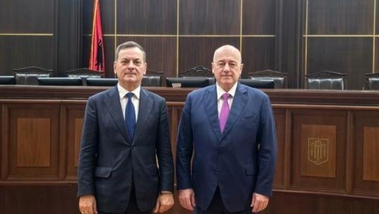 Pas 6 vitesh në krye të Gjykatës së Lartë, Sokol Sadushi i dorëzon stafetën Ilir Pandës: Besimi i publikut ndërtohet përmes cilësisë së vendimmarrjes