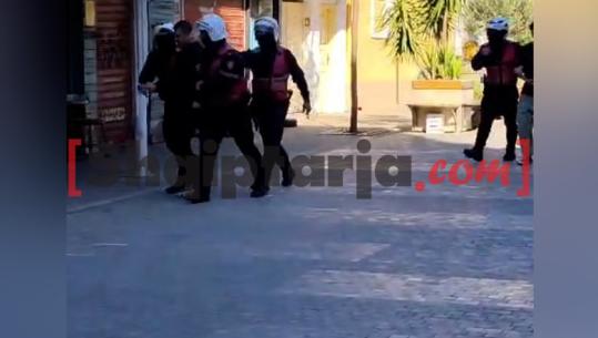 Plaçkitje e akte vandalizmi, Report Tv siguron pamje nga shoqërimi i protestuesve të dhunshëm në Tiranë