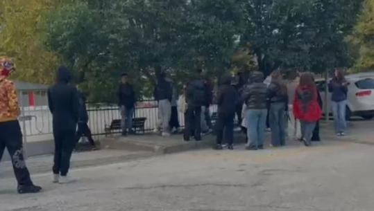 Protesta në Tiranë, 5 persona marrin ndihmën mjekësore te Trauma! Mes tyre një efektiv policie dhe dy të mitur